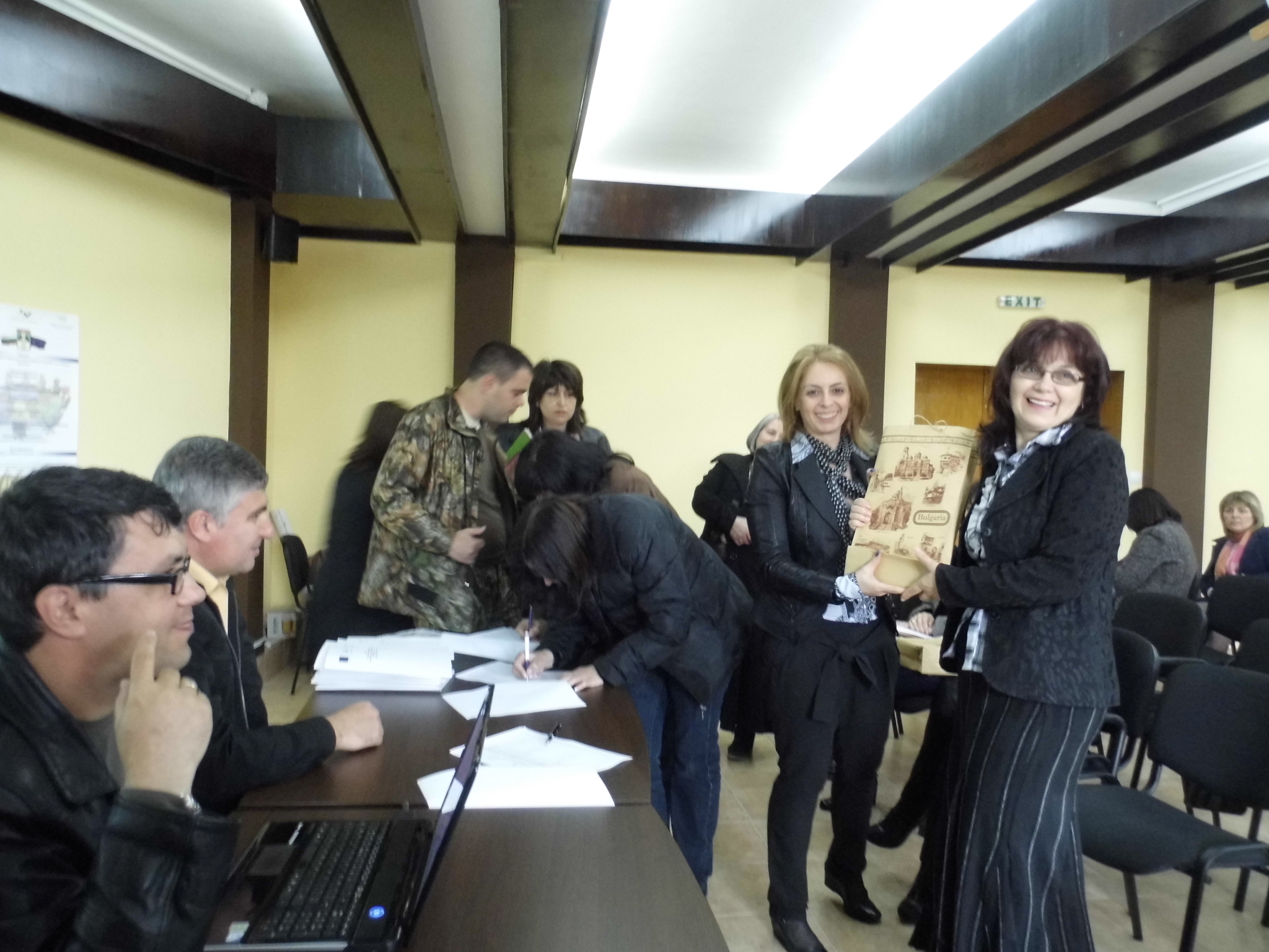 Приключва проект "Звено за услуги в домашна среда към ДСП гр. Гулянци"