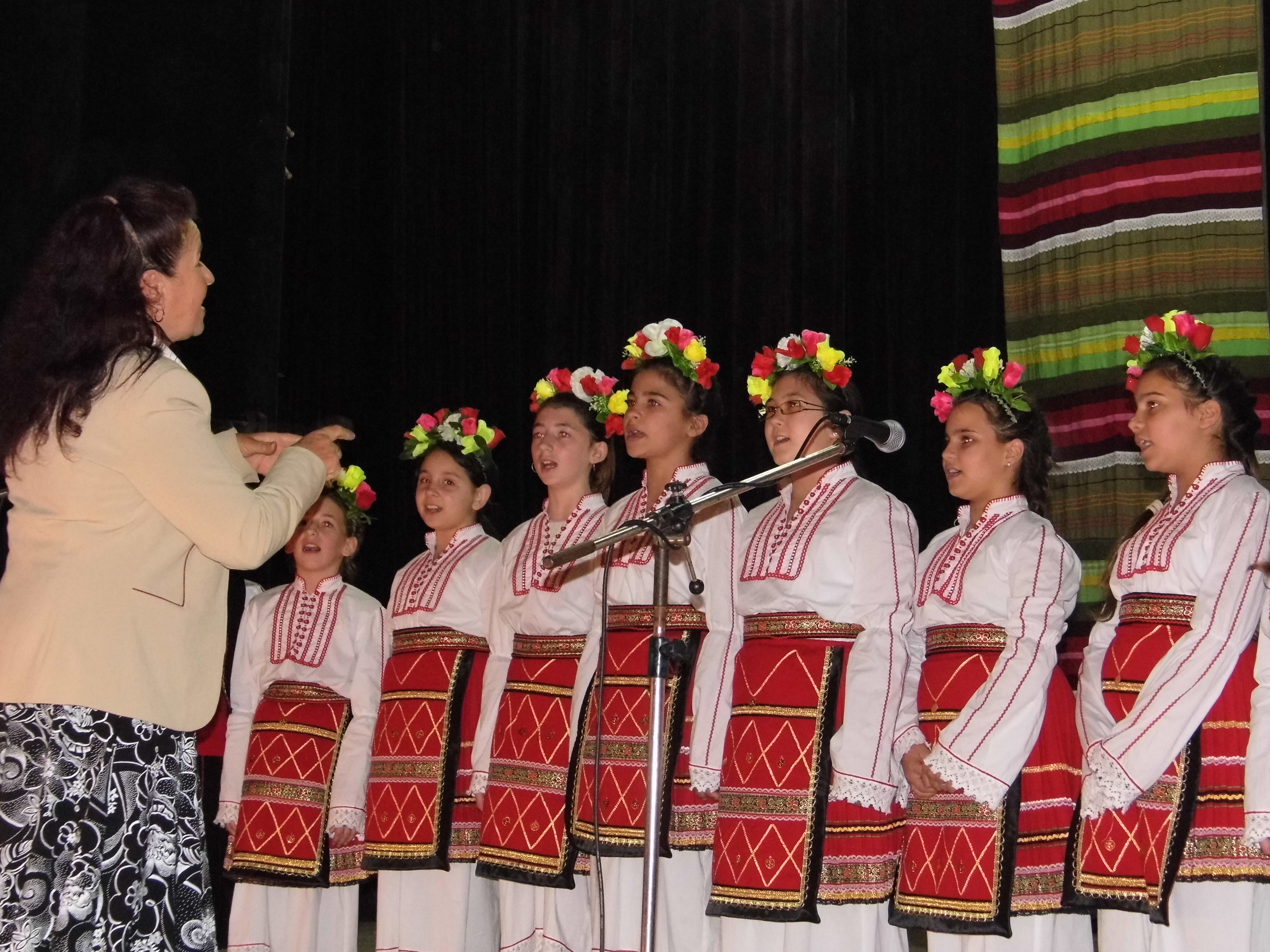 Венета Йочева представи книгата си "От Петковден до Петковден"